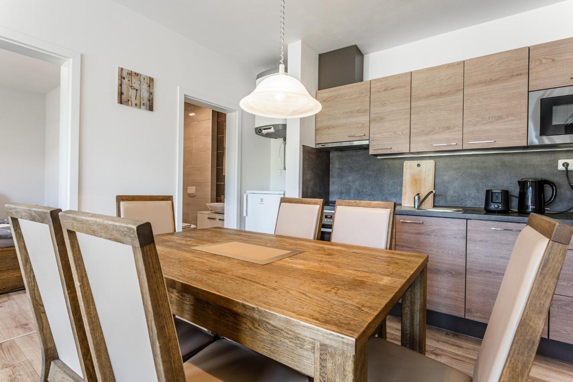 Family Apartments Klinovec Loučná pod Klínovcem Rom bilde