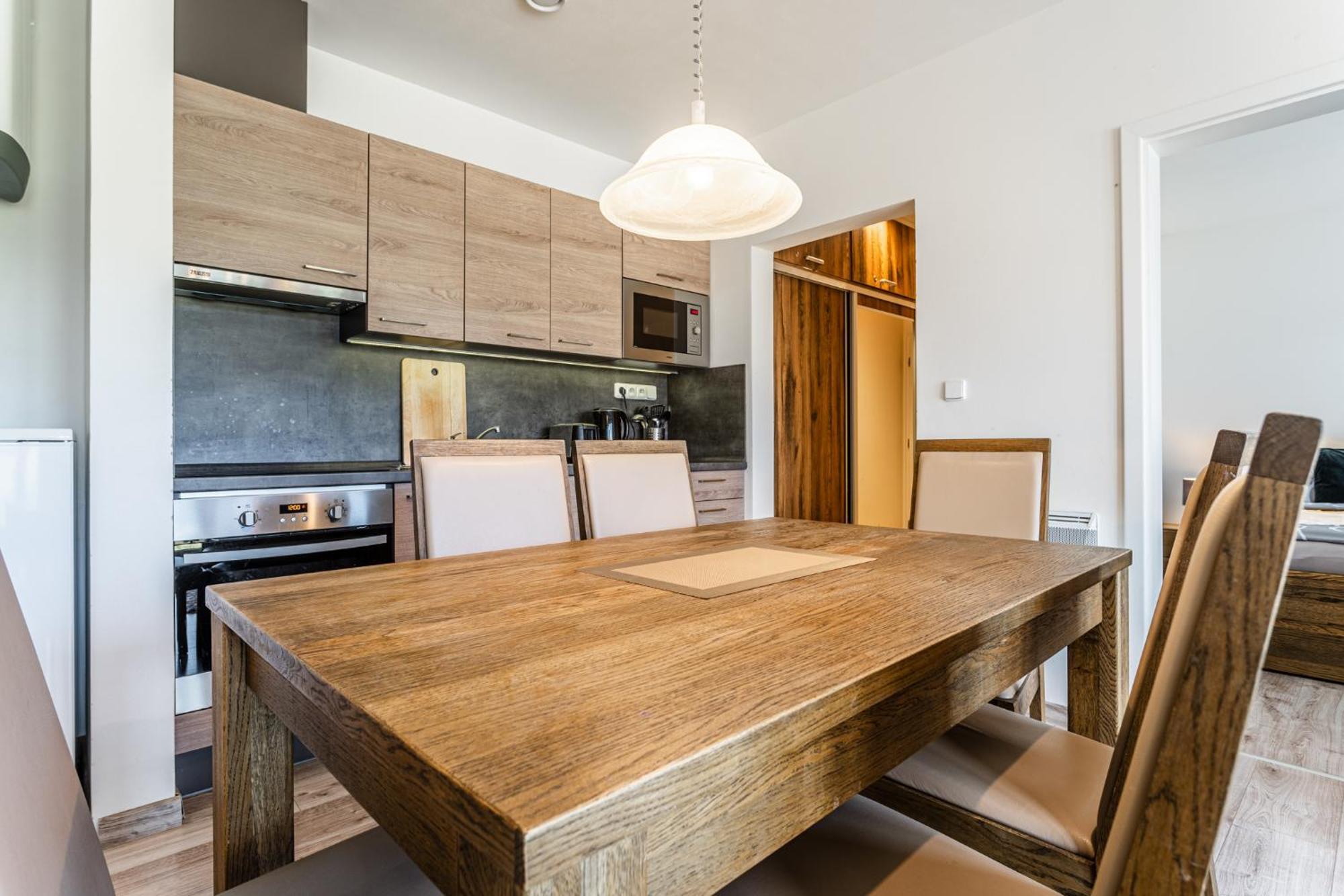 Family Apartments Klinovec Loučná pod Klínovcem Rom bilde